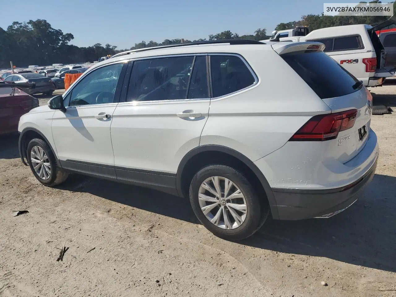 3VV2B7AX7KM056946 2019 Volkswagen Tiguan Se