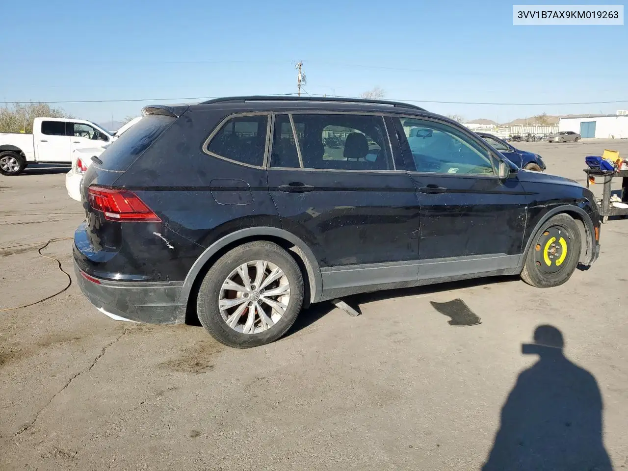 3VV1B7AX9KM019263 2019 Volkswagen Tiguan S