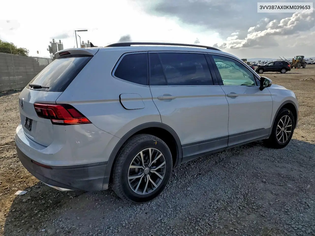 3VV3B7AX0KM039653 2019 Volkswagen Tiguan Se