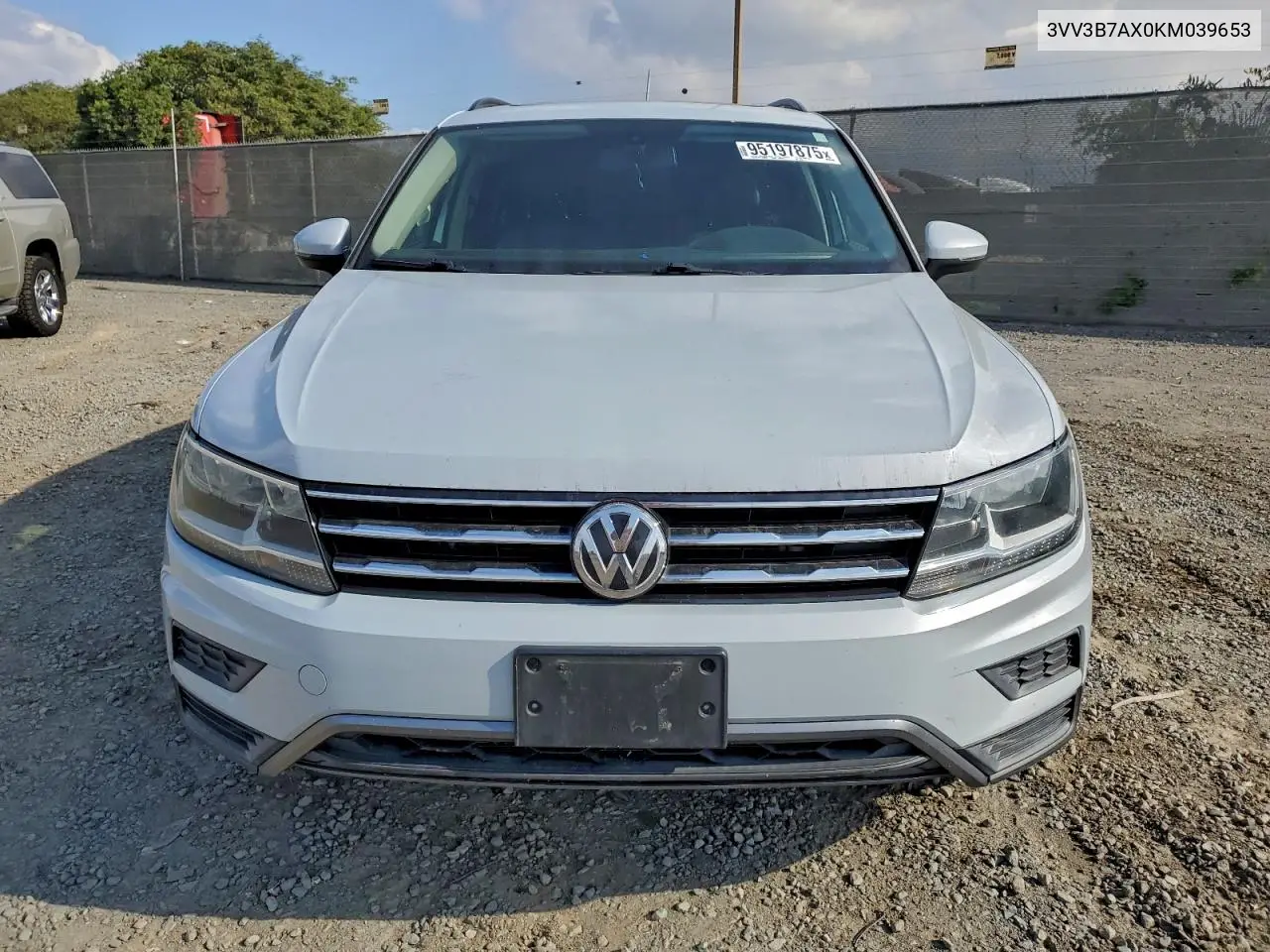 3VV3B7AX0KM039653 2019 Volkswagen Tiguan Se