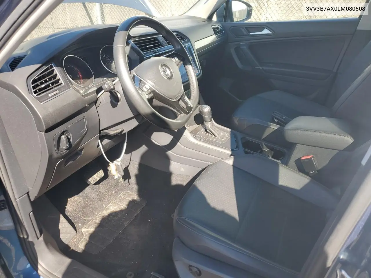 3VV3B7AX0LM080608 2020 Volkswagen Tiguan Se