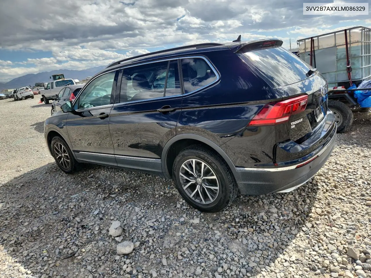 3VV2B7AXXLM086329 2020 Volkswagen Tiguan Se