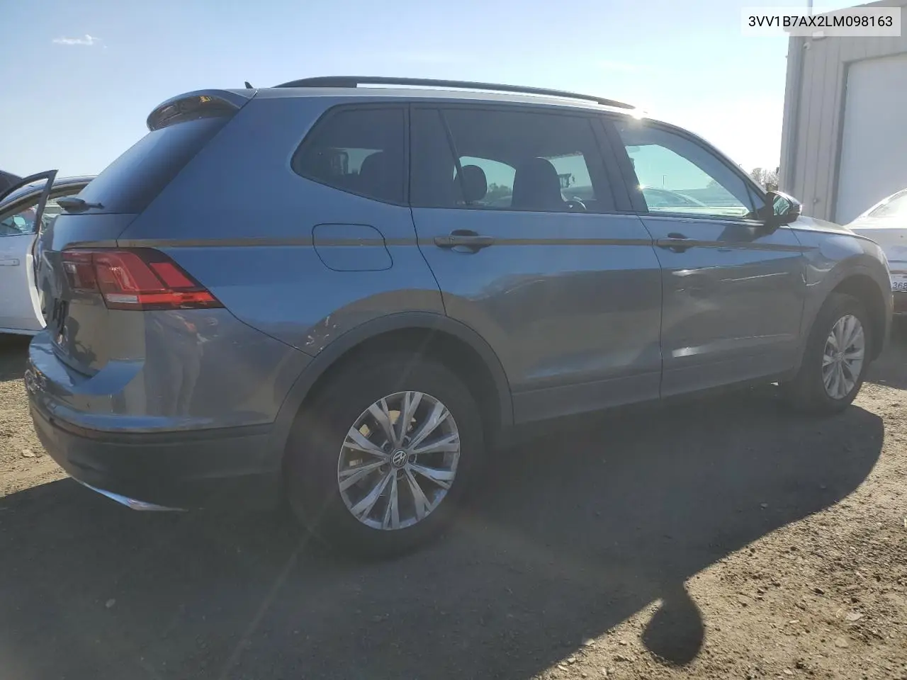 3VV1B7AX2LM098163 2020 Volkswagen Tiguan S