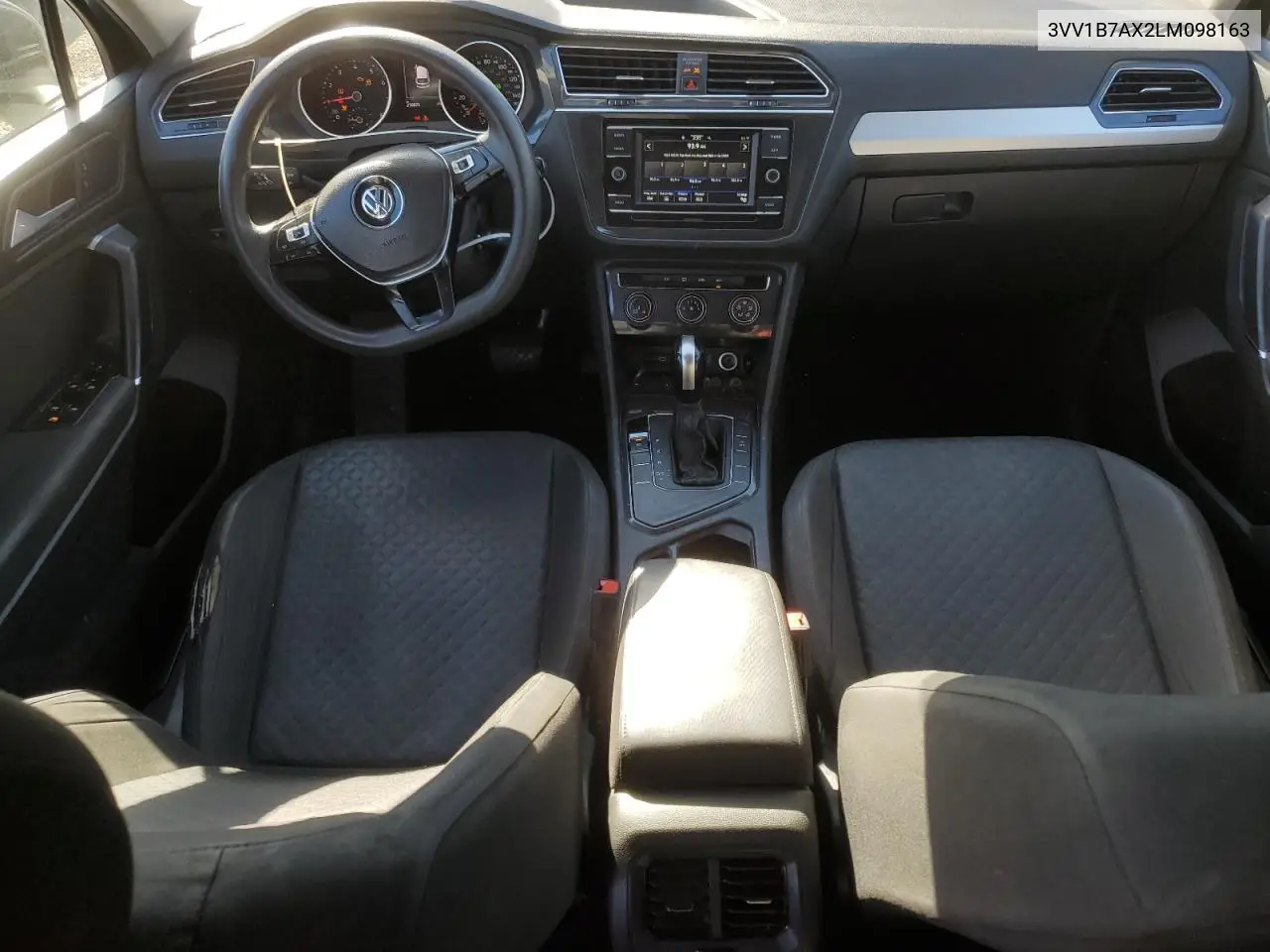 3VV1B7AX2LM098163 2020 Volkswagen Tiguan S