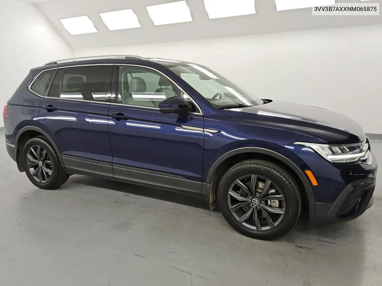 3VV3B7AXXNM065875 2022 Volkswagen Tiguan Se
