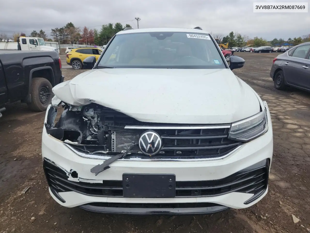 3VV8B7AX2RM087669 2024 Volkswagen Tiguan Se R-Line Black