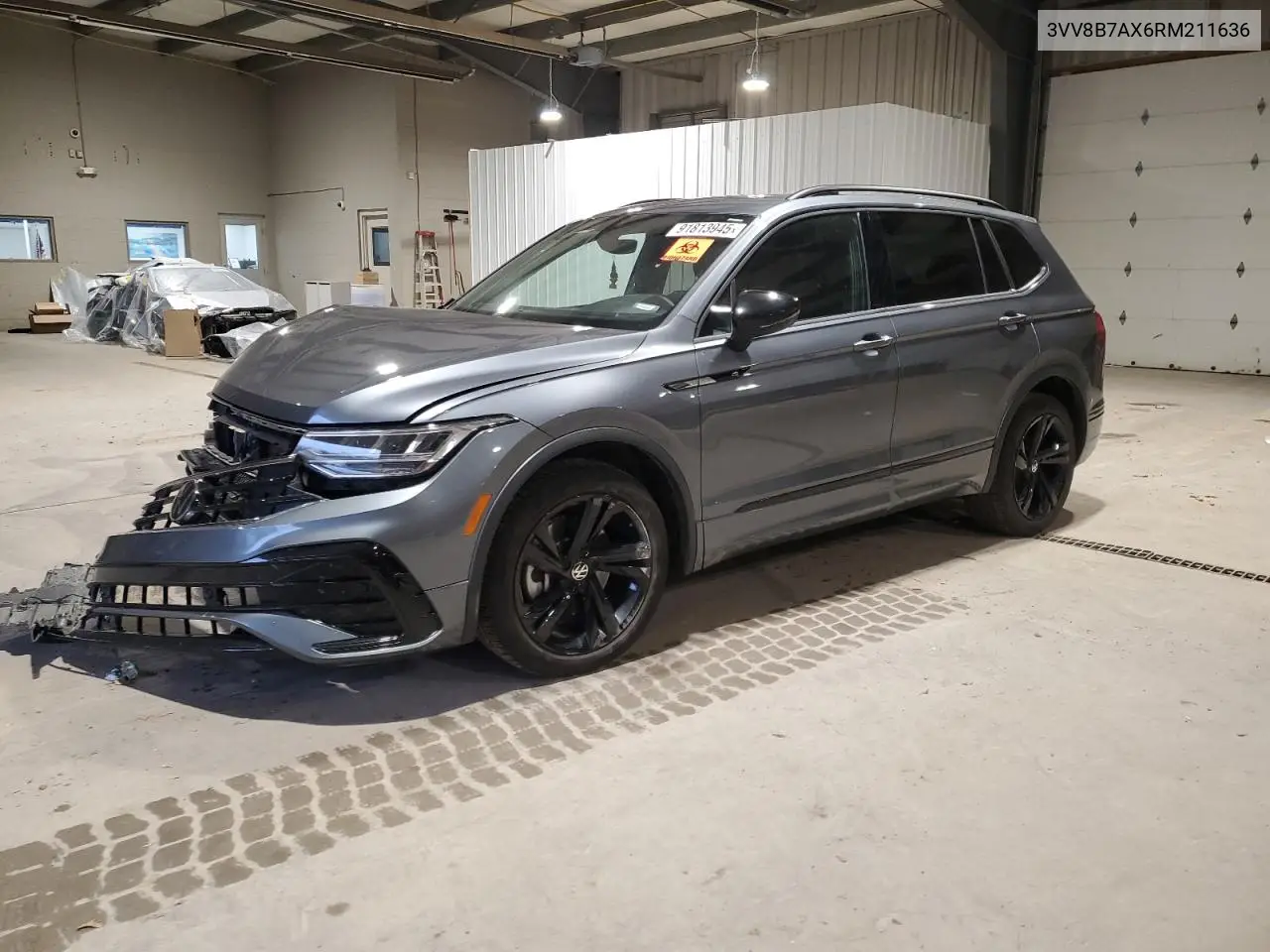 3VV8B7AX6RM211636 2024 Volkswagen Tiguan Se R-Line Black