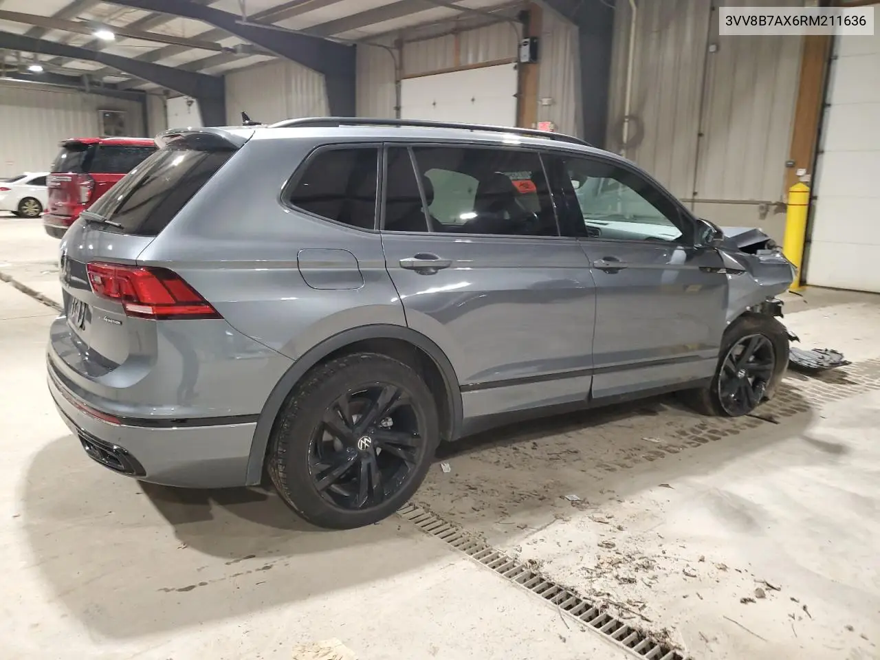 3VV8B7AX6RM211636 2024 Volkswagen Tiguan Se R-Line Black