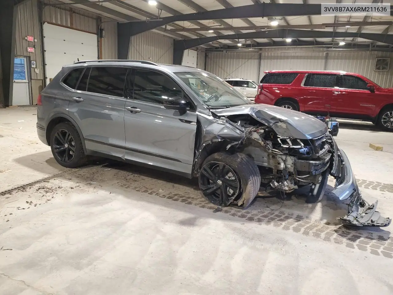 3VV8B7AX6RM211636 2024 Volkswagen Tiguan Se R-Line Black