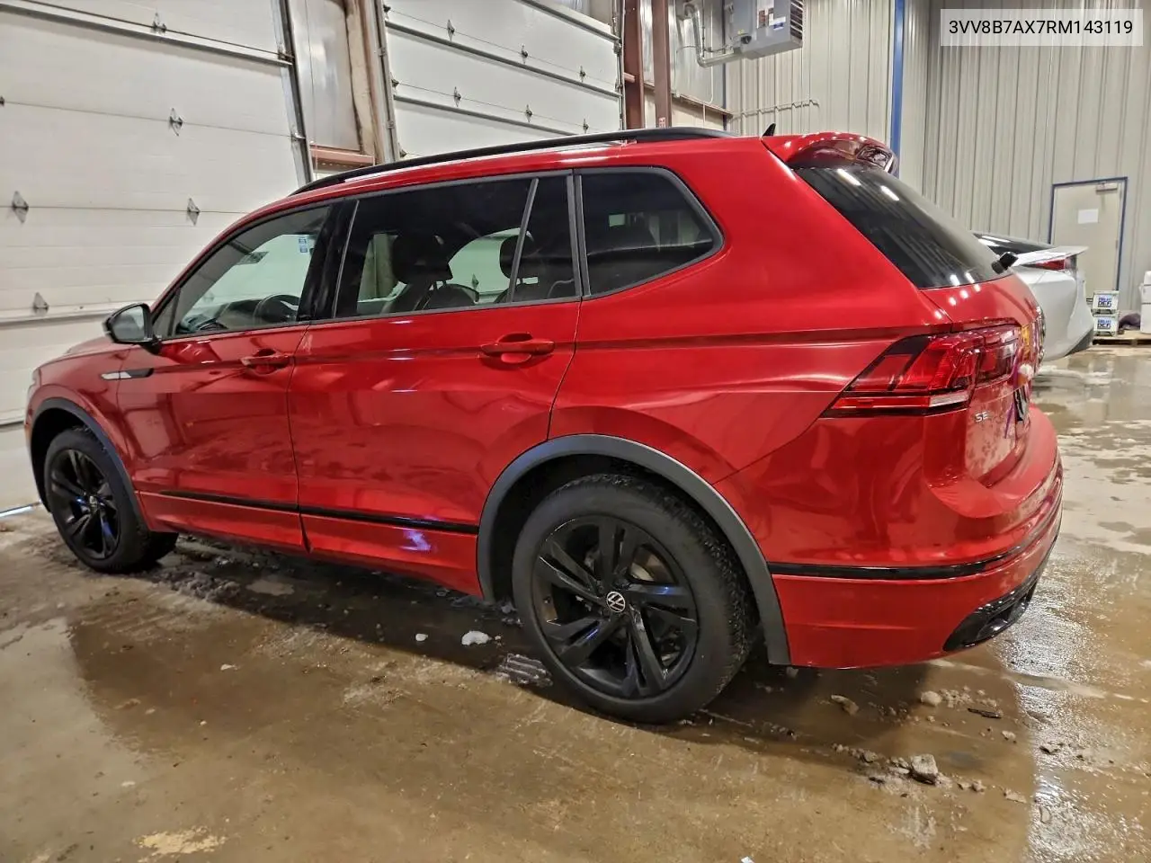 3VV8B7AX7RM143119 2024 Volkswagen Tiguan Se R-Line Black