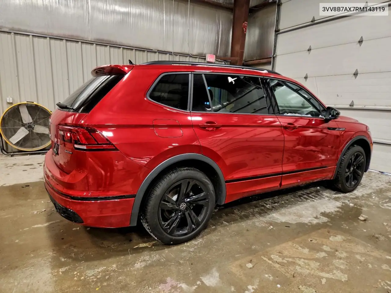 3VV8B7AX7RM143119 2024 Volkswagen Tiguan Se R-Line Black