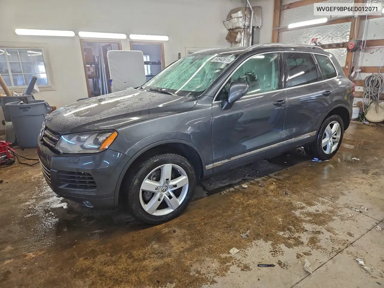 WVGEF9BP6ED012071 2014 Volkswagen Touareg V6