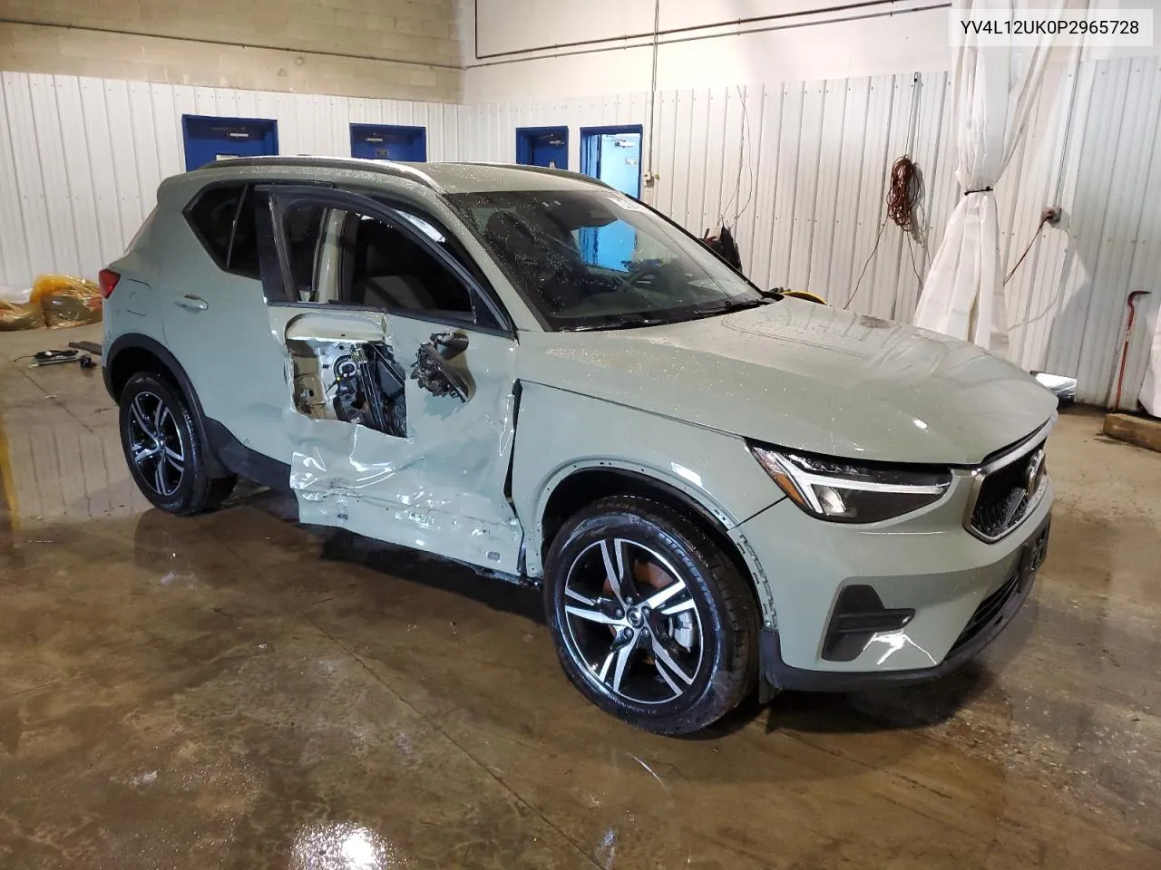 YV4L12UK0P2965728 2023 Volvo Xc40 Core