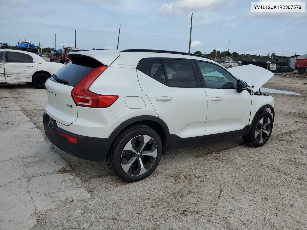 YV4L12UK1R2307578 2024 Volvo Xc40 Core