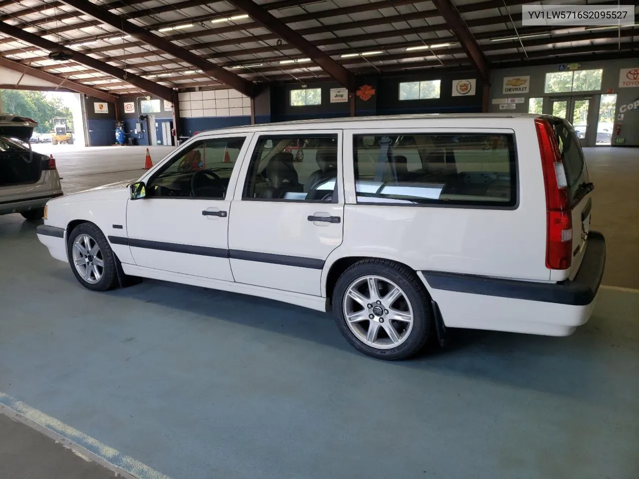 YV1LW5716S2095527 1995 Volvo 850