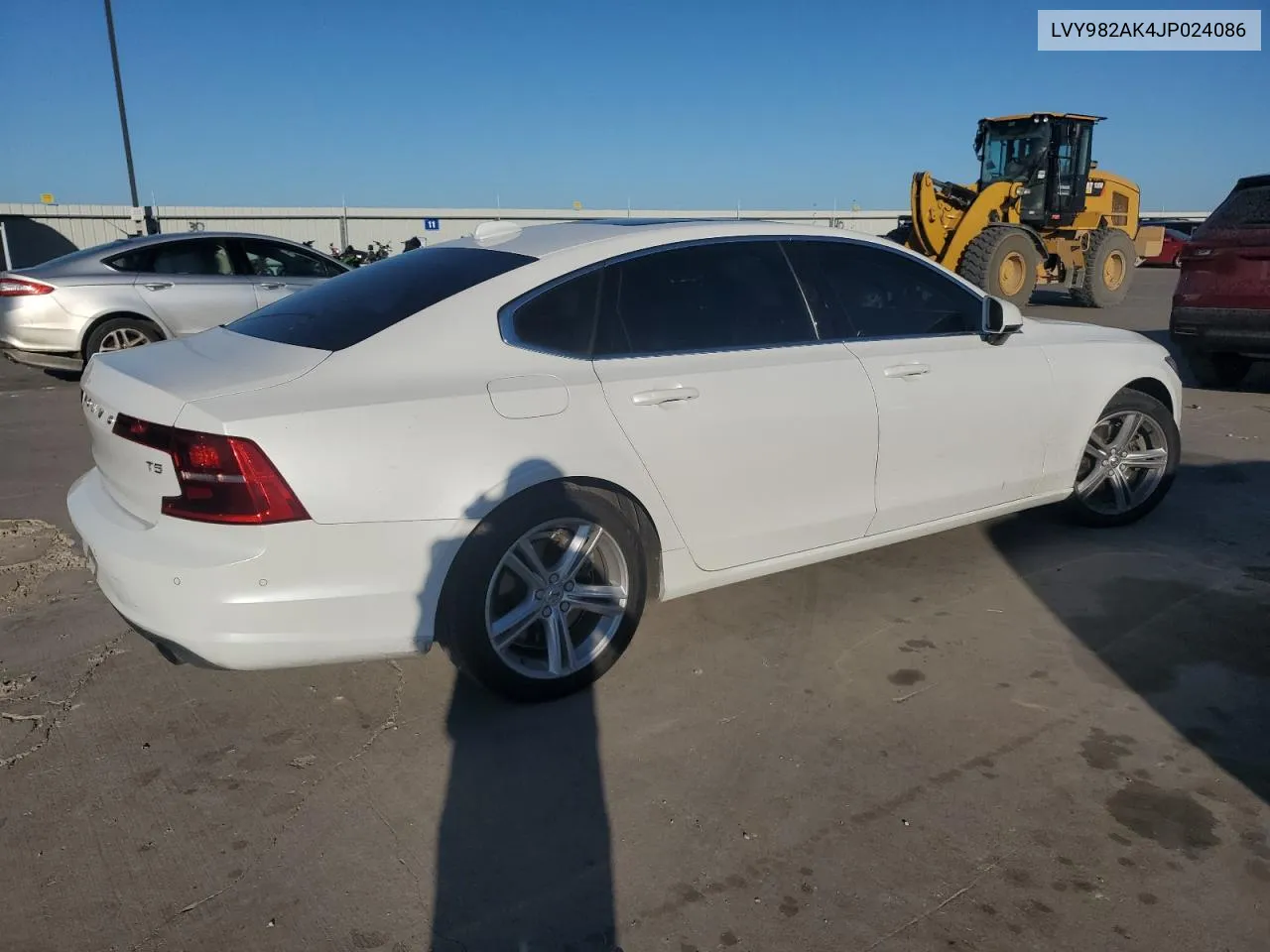 LVY982AK4JP024086 2018 Volvo S90 T5 Momentum