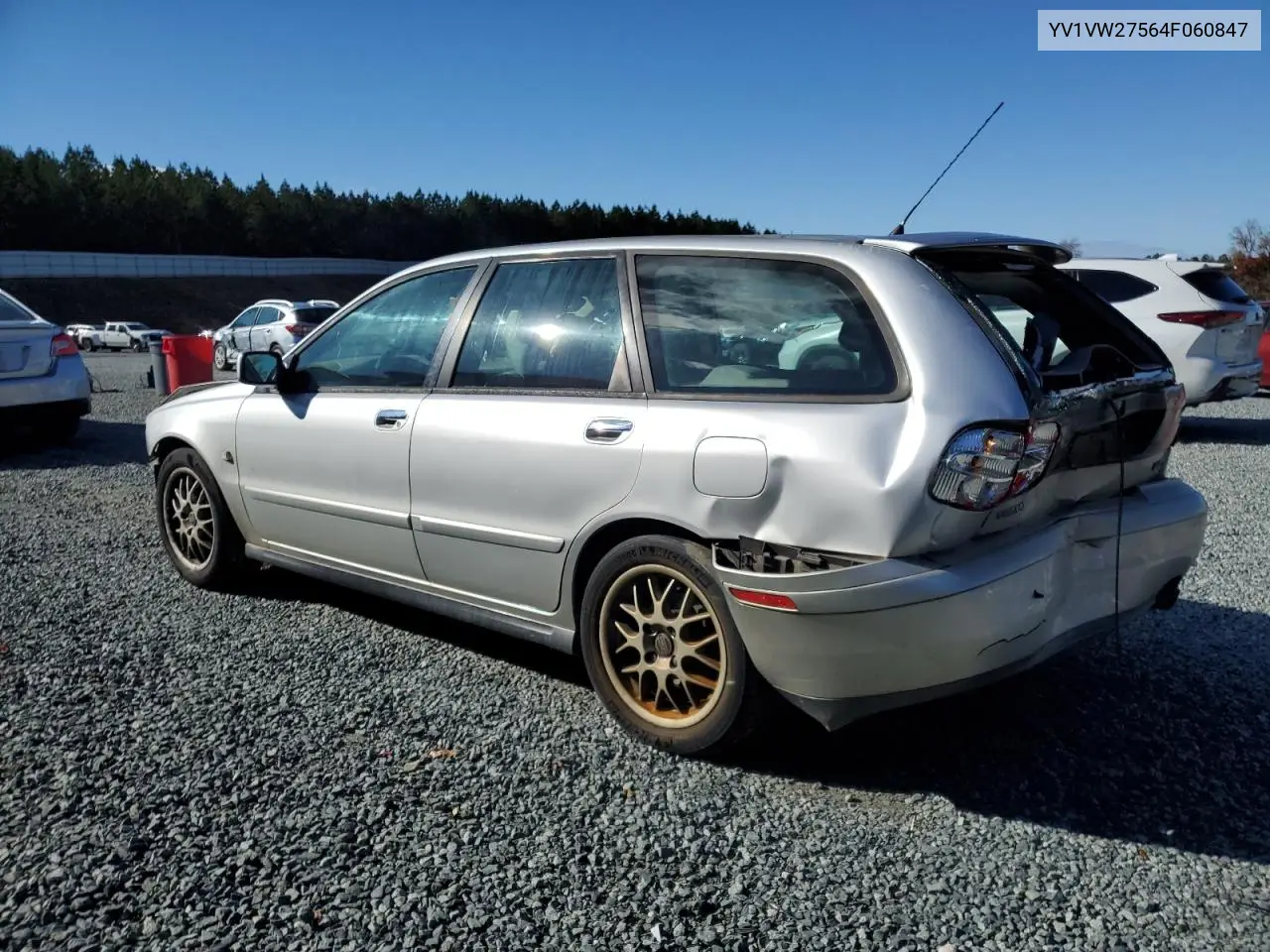 YV1VW27564F060847 2004 Volvo V40 1.9T