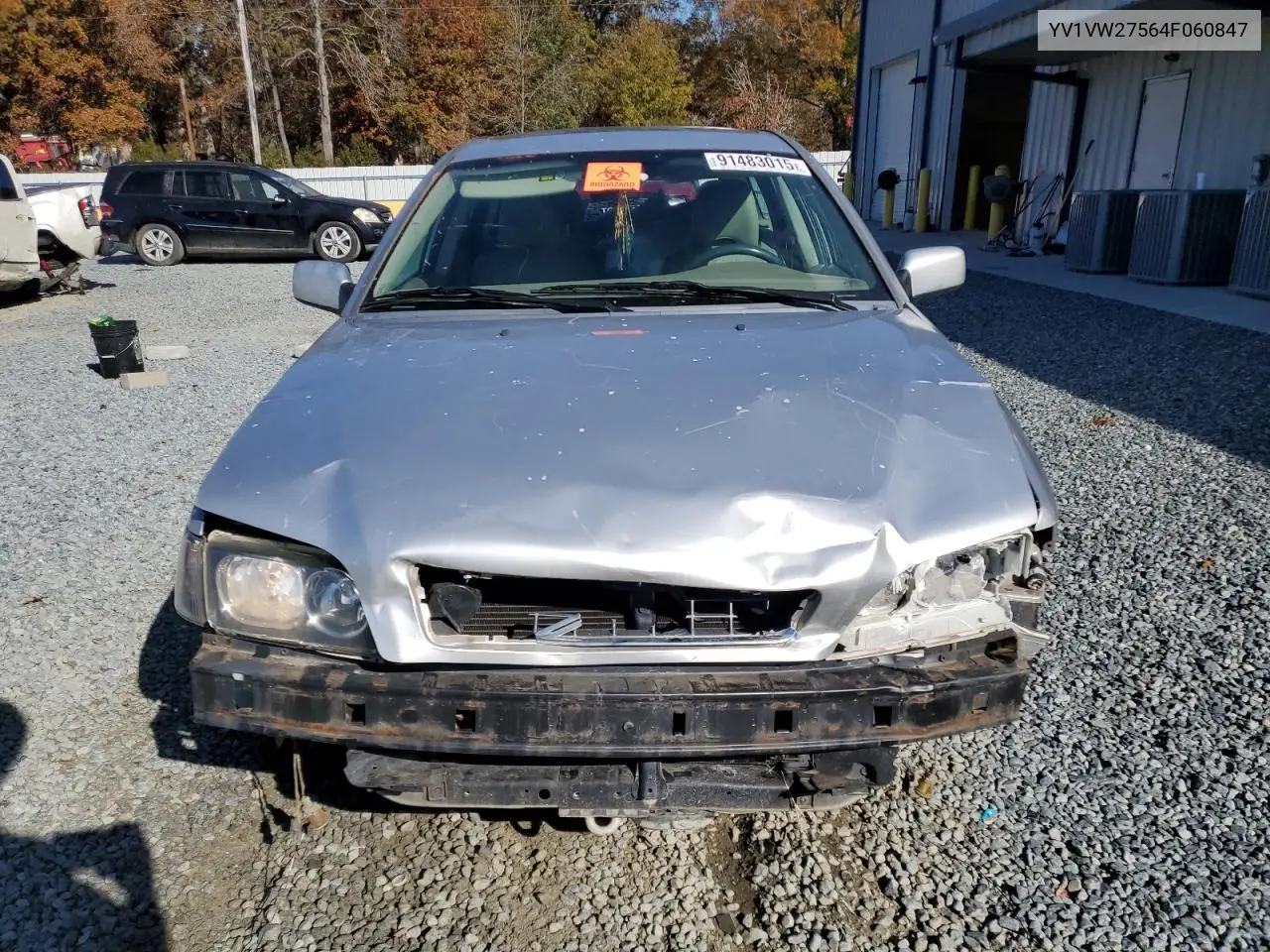 YV1VW27564F060847 2004 Volvo V40 1.9T