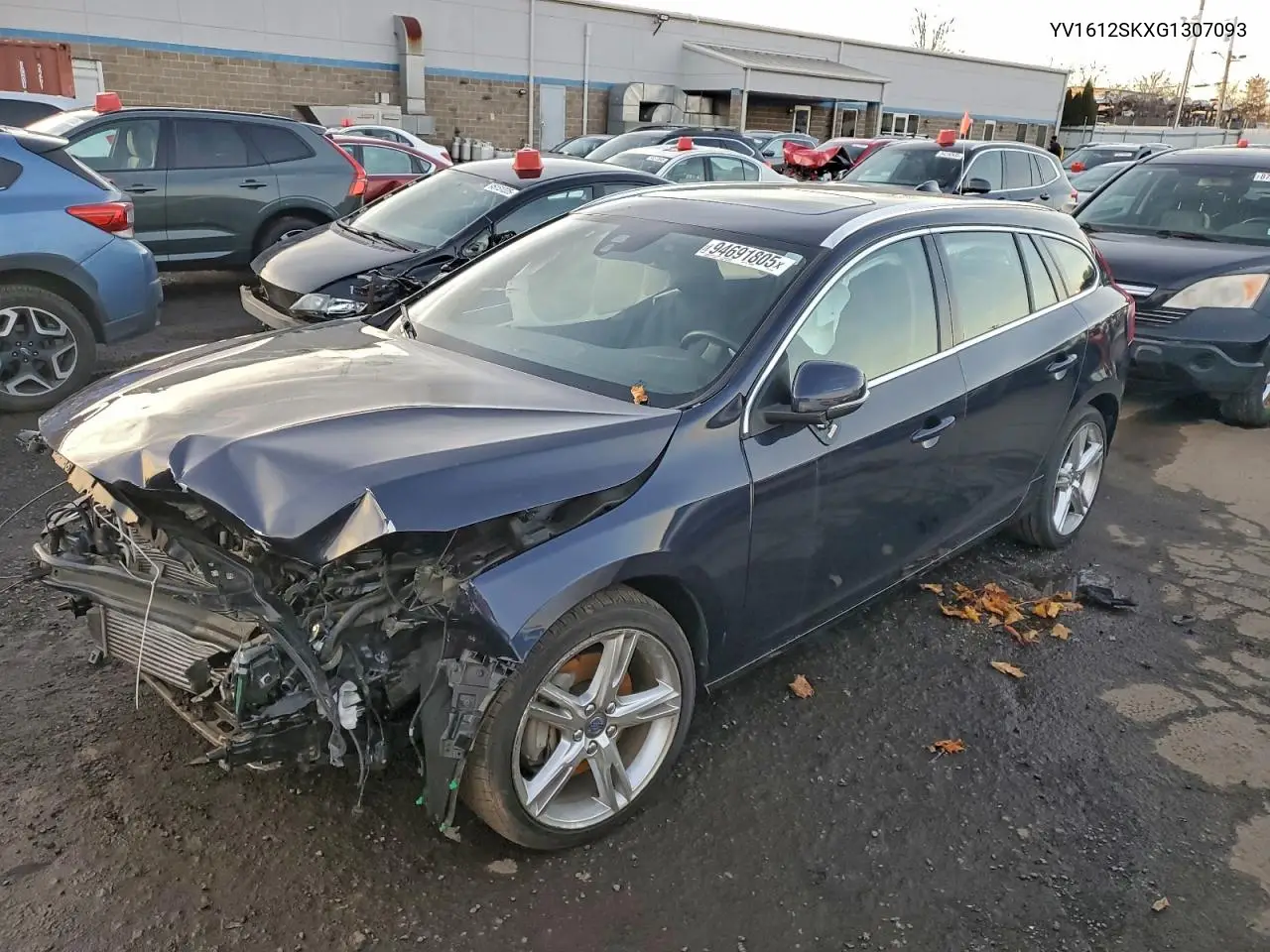YV1612SKXG1307093 2016 Volvo V60 Premier