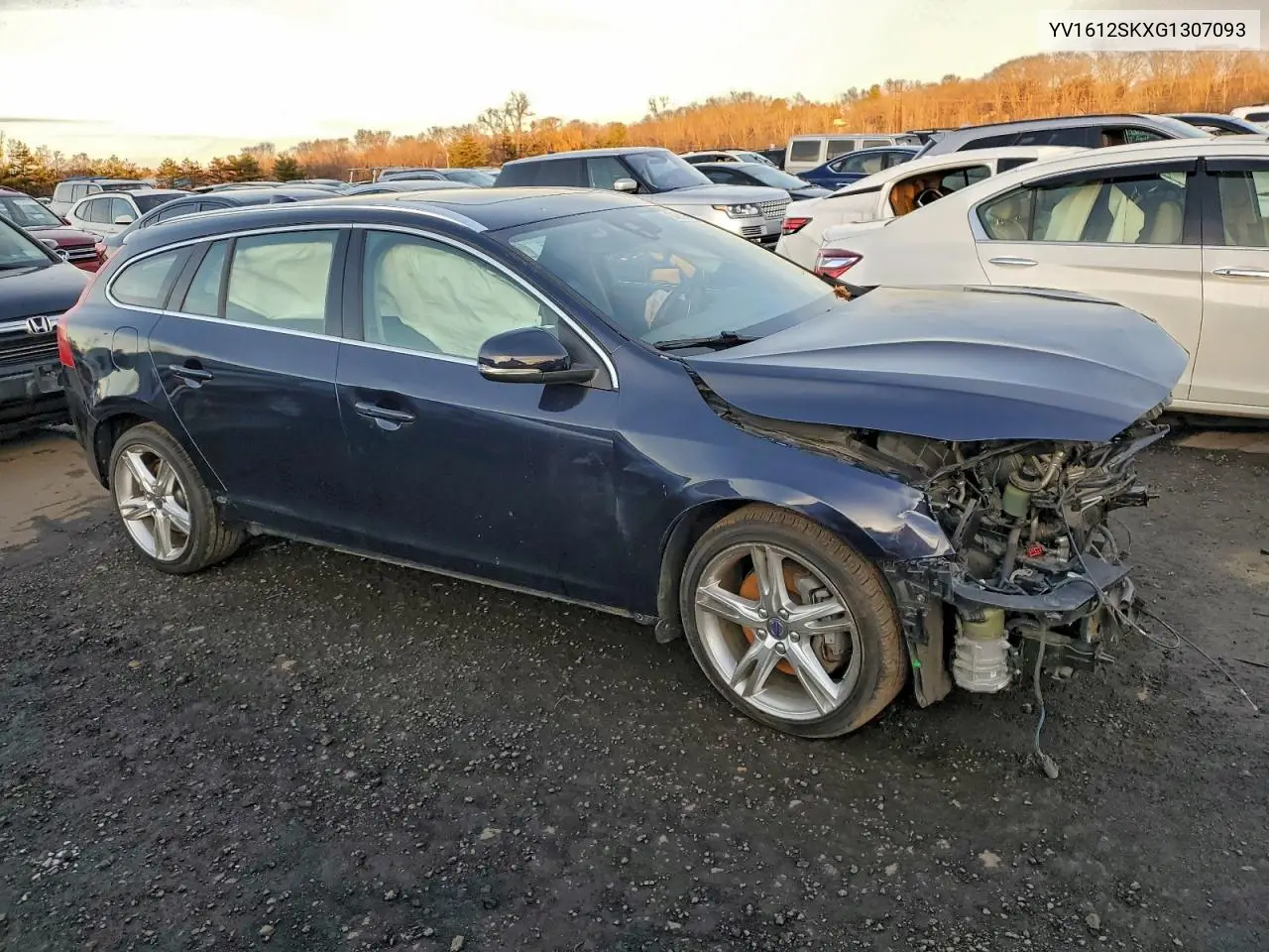 YV1612SKXG1307093 2016 Volvo V60 Premier