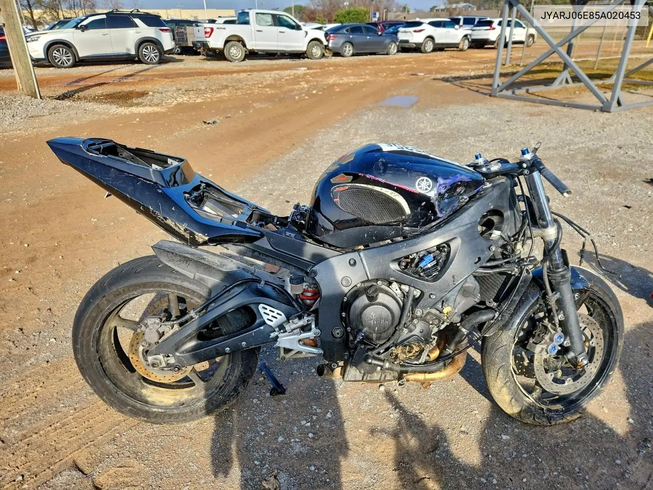 JYARJ06E85A020453 2005 Yamaha Yzfr6 L