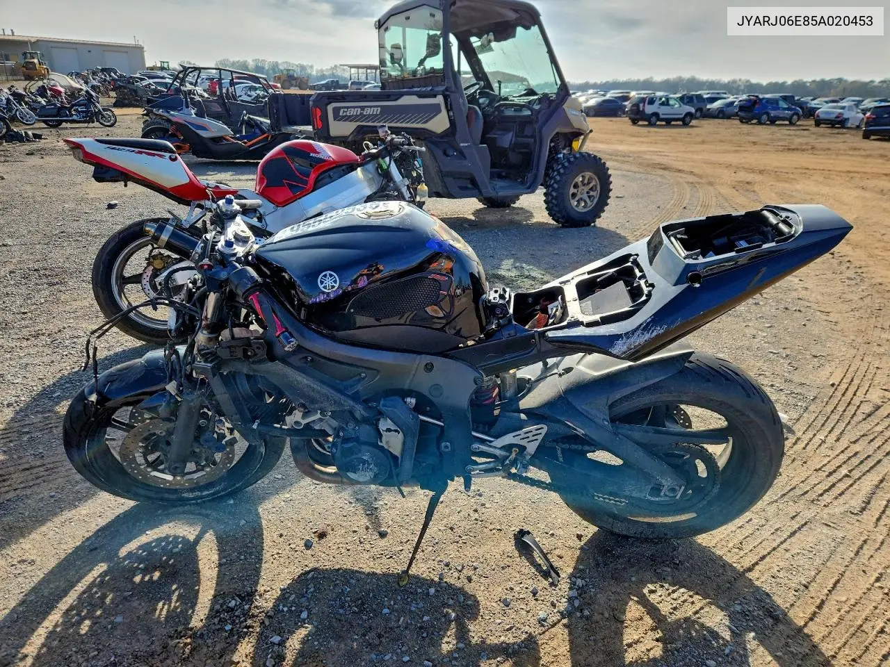 JYARJ06E85A020453 2005 Yamaha Yzfr6 L