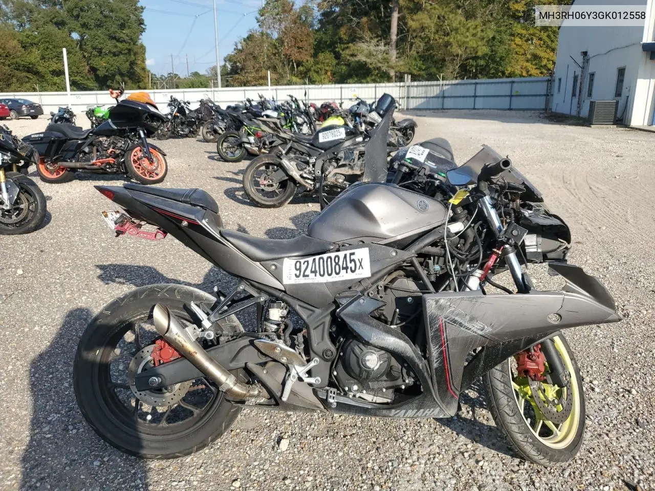 MH3RH06Y3GK012558 2016 Yamaha Yzfr3