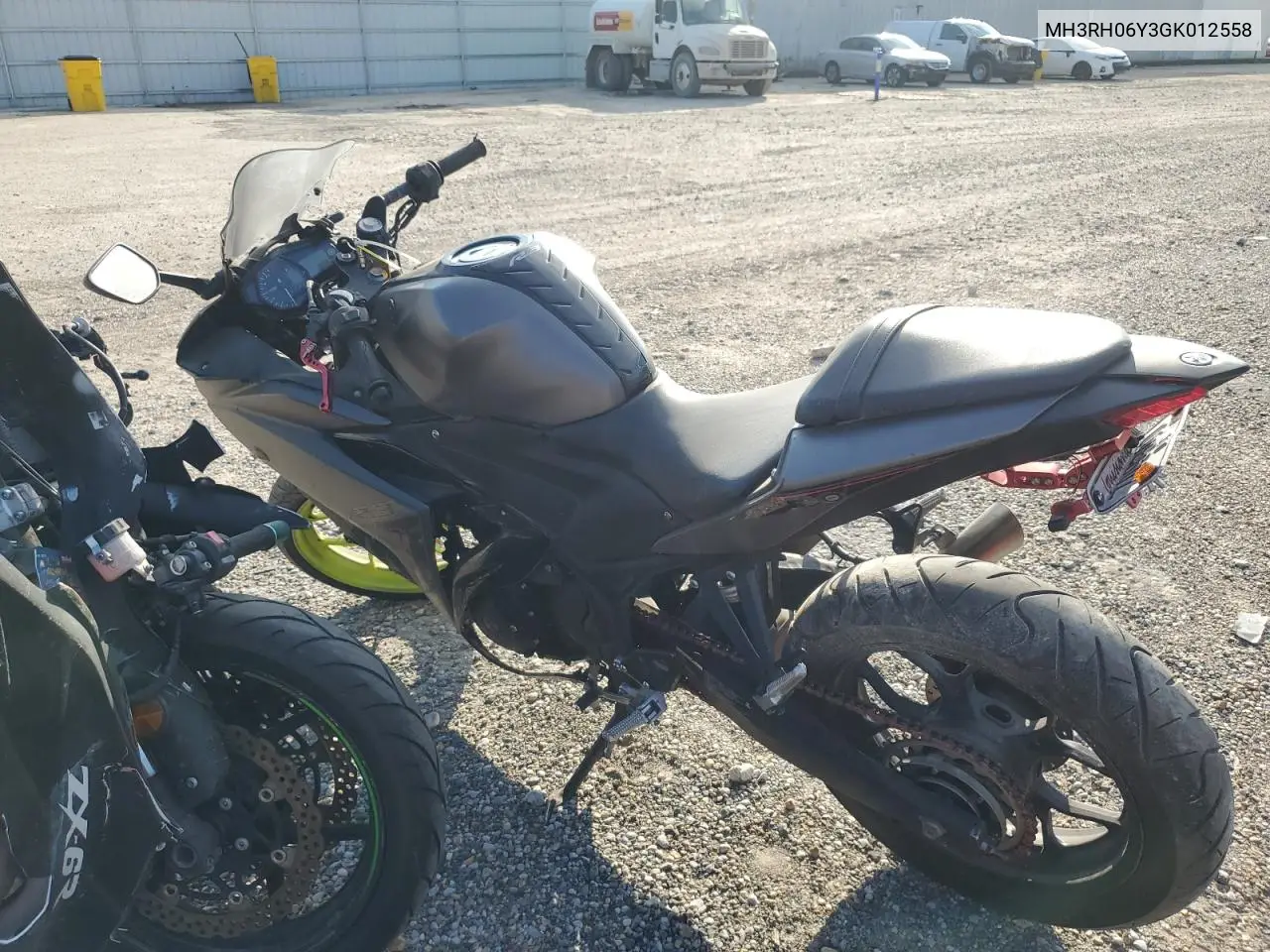 MH3RH06Y3GK012558 2016 Yamaha Yzfr3