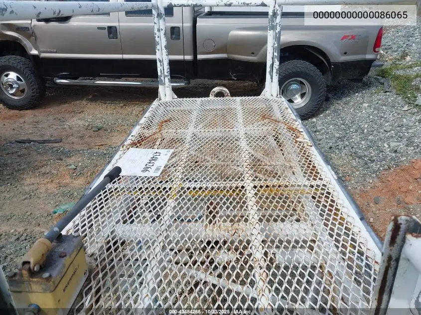 00000000000086065 1980 Equipment Gse B-4