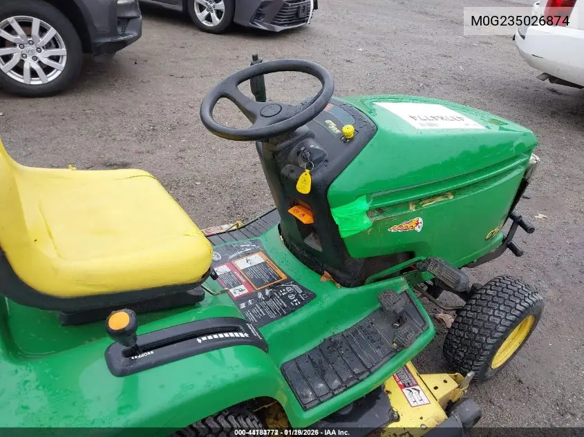 M0G235026874 1999 John Deere Gt235