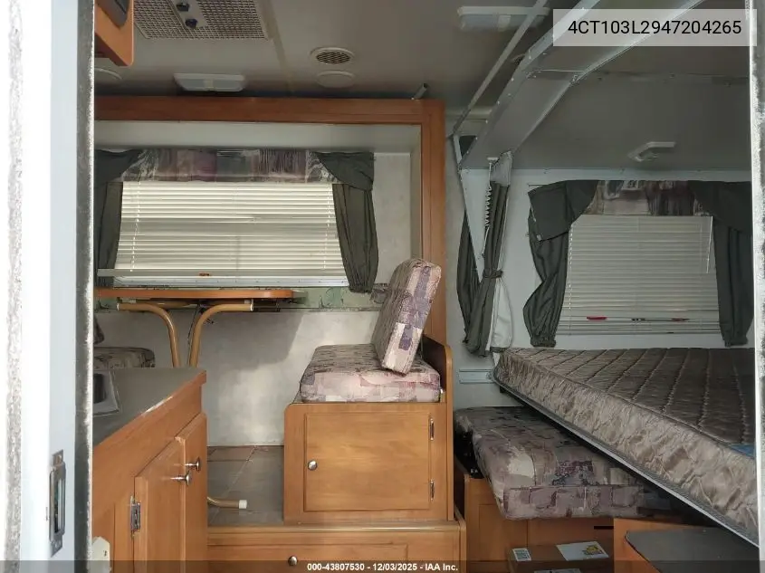 4CT103L2947204265 2004 Fleetwood Folding Tr Caravan