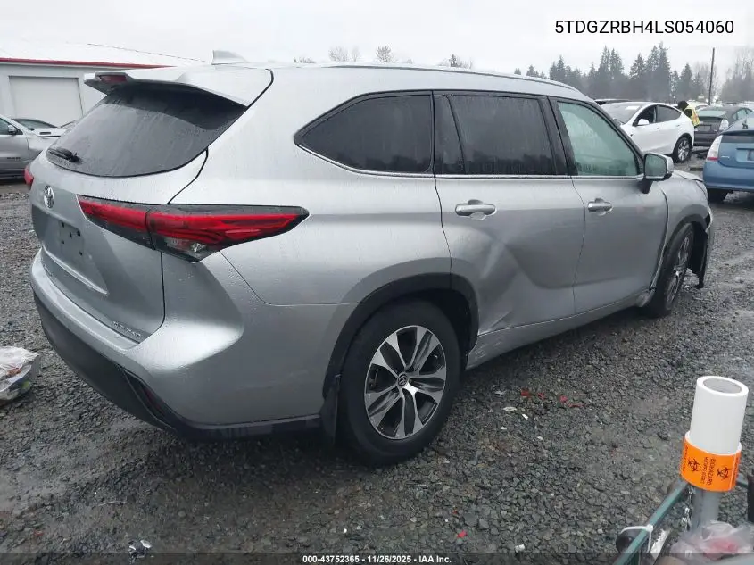 5TDGZRBH4LS054060 2020 Toyota Highlander Xle