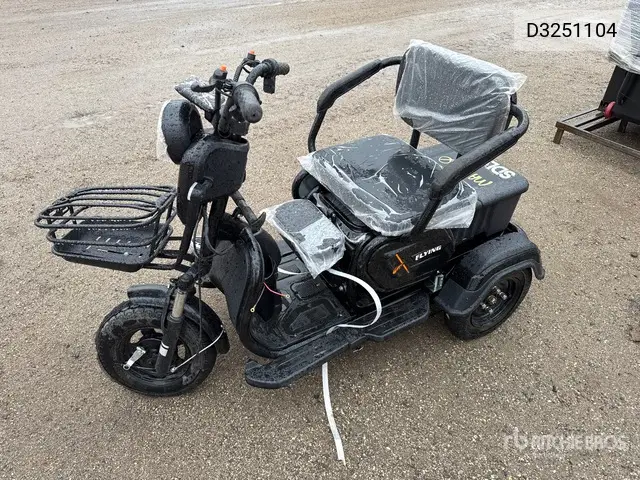 D3251104 2026 Sl-M 3 2026 Sdlool Sl-M3 Electric 3-Wheeled Scooter (Unused)