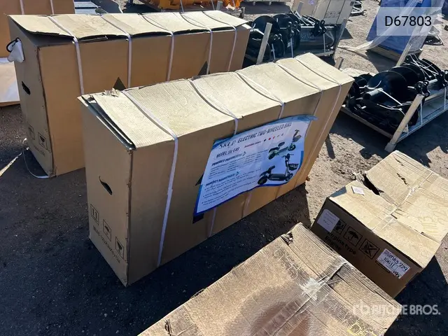 D67803 2026 Sk-E 48 2026 Sklp Sk-E48 Electric Scooter (Unused)