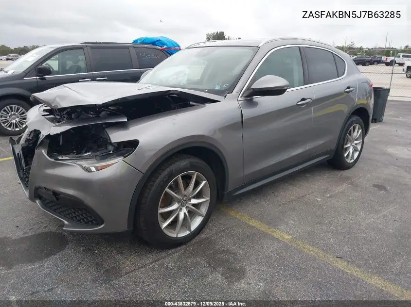 ZASFAKBN5J7B63285 2018 Alfa Romeo Stelvio Ti Awd