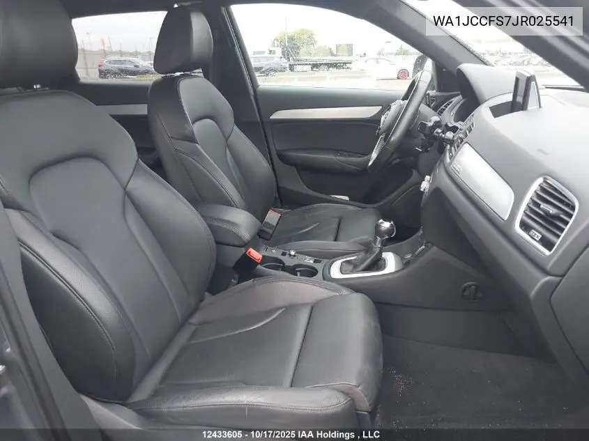 WA1JCCFS7JR025541 2018 Audi Q3 Premium Plus
