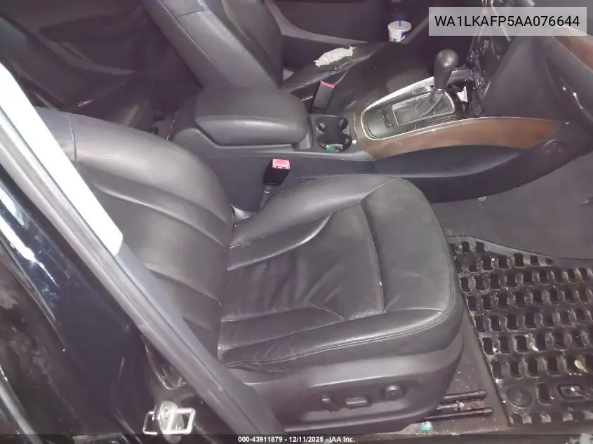 WA1LKAFP5AA076644 2010 Audi Q5 3.2 Premium
