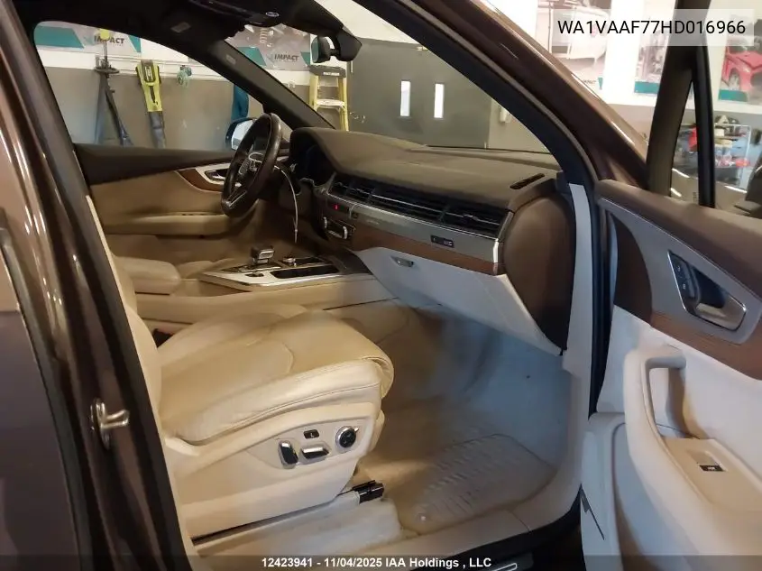 WA1VAAF77HD016966 2017 Audi Q7 Prestige