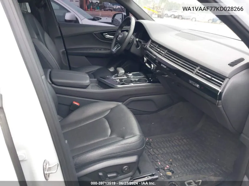 WA1VAAF77KD028266 2019 Audi Q7 Prestige