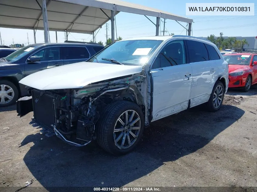 2019 Audi Q7 55 Premium/55 Se Premium VIN: WA1LAAF70KD010831 Lot: 40314228