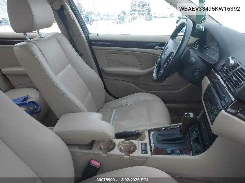 WBAEV33495KW16392 2005 BMW 325 I