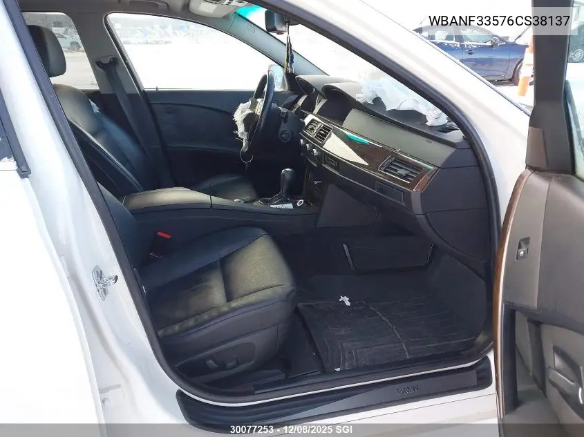 WBANF33576CS38137 2006 BMW 525 Xi