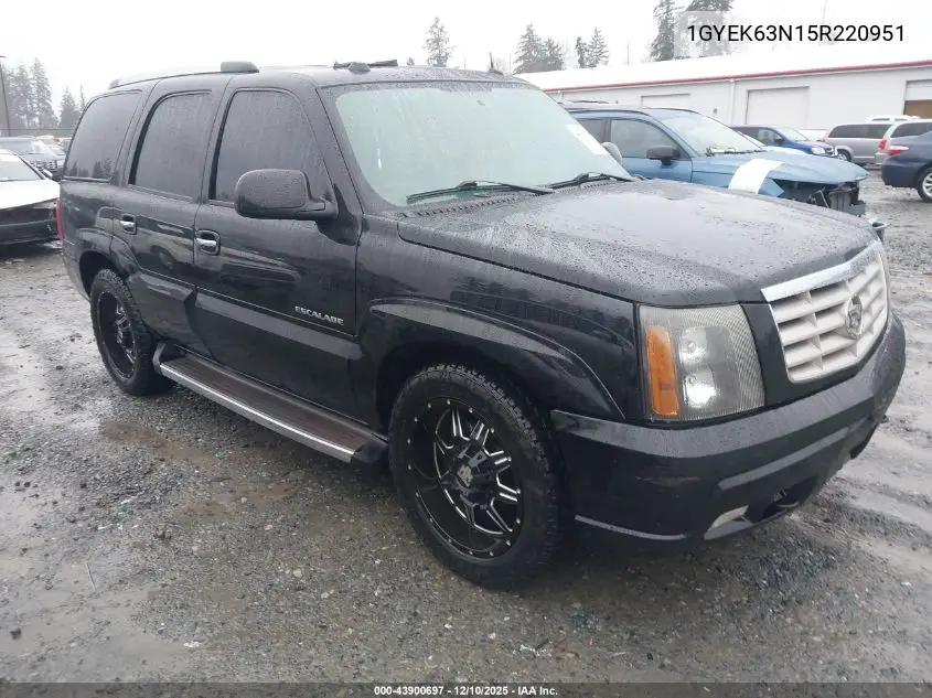 1GYEK63N15R220951 2005 Cadillac Escalade Standard