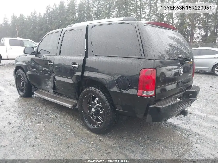 1GYEK63N15R220951 2005 Cadillac Escalade Standard