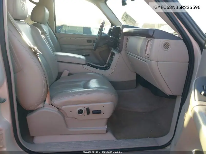 1GYEC63N35R236596 2005 Cadillac Escalade Standard