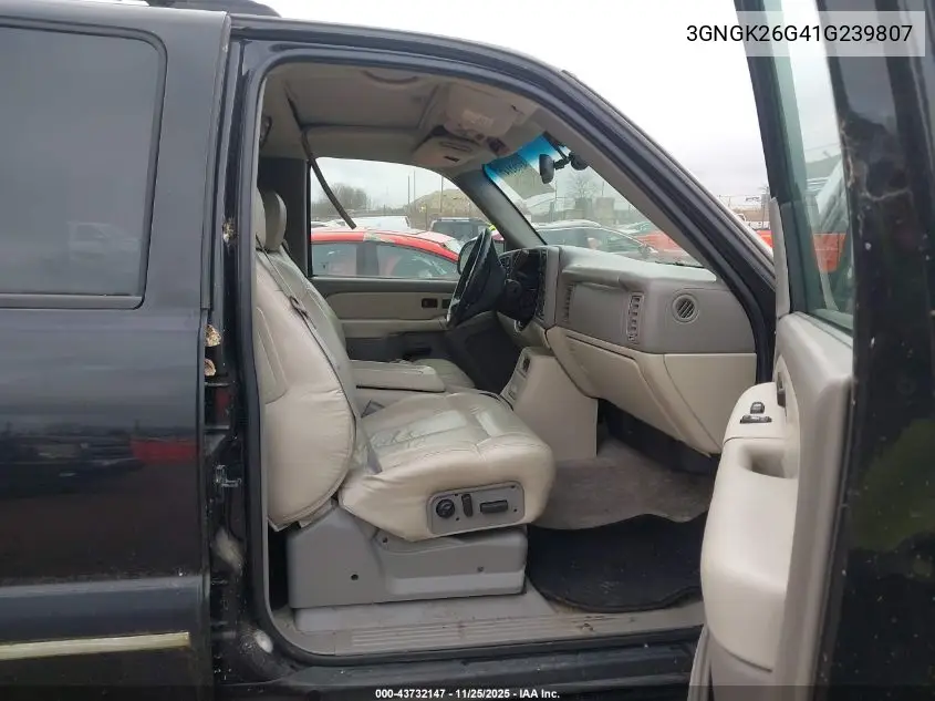 3GNGK26G41G239807 2001 Chevrolet Suburban 2500 Lt