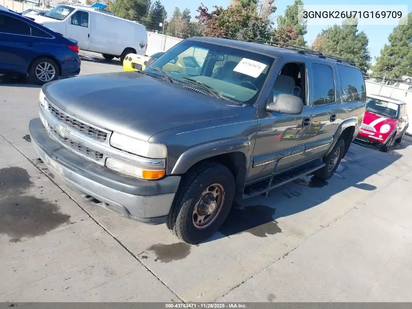 3GNGK26U71G169709 2001 Chevrolet Suburban 2500 Ls