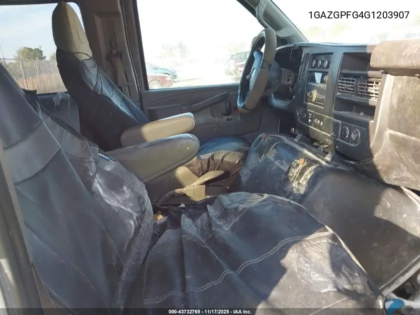 1GAZGPFG4G1203907 2016 Chevrolet Express 3500 Lt