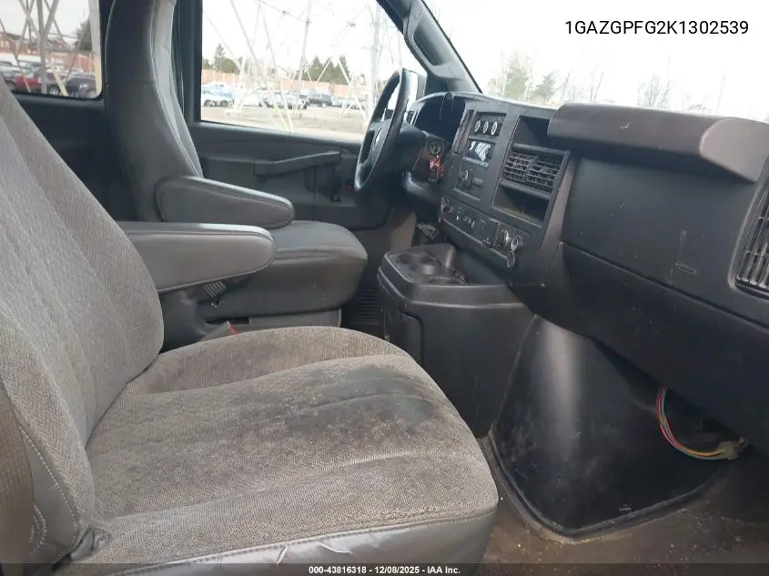 1GAZGPFG2K1302539 2019 Chevrolet Express 3500 Lt