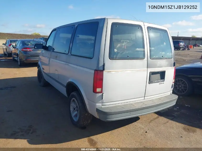 1GNDM15Z1JB129252 1988 Chevrolet Astro